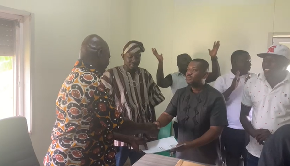 The documents were presented at the Electoral Commission (EC) office in Busunya, the district capital. During the filing process, Adusei-Poku assured the EC of their commitment to conducting a peaceful and fair election, adhering to all rules governing the process. Mr Owusu’s team expressed confidence in their readiness to represent the people of Nkoranza North.