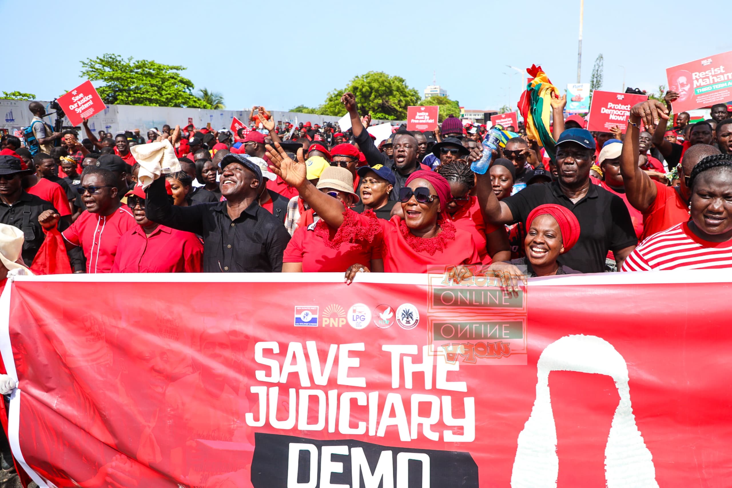 Demo against suspension of Chief Justice #SaveTheJudiciaryDemo