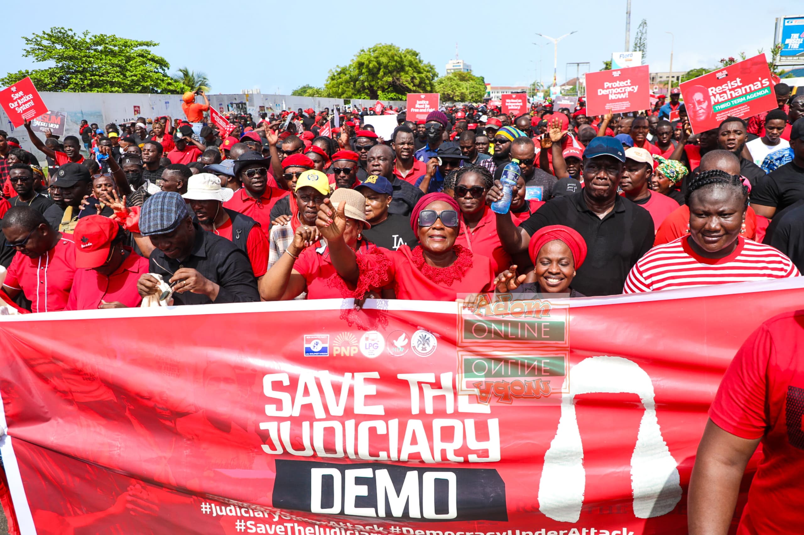 Demo against suspension of Chief Justice #SaveTheJudiciaryDemo