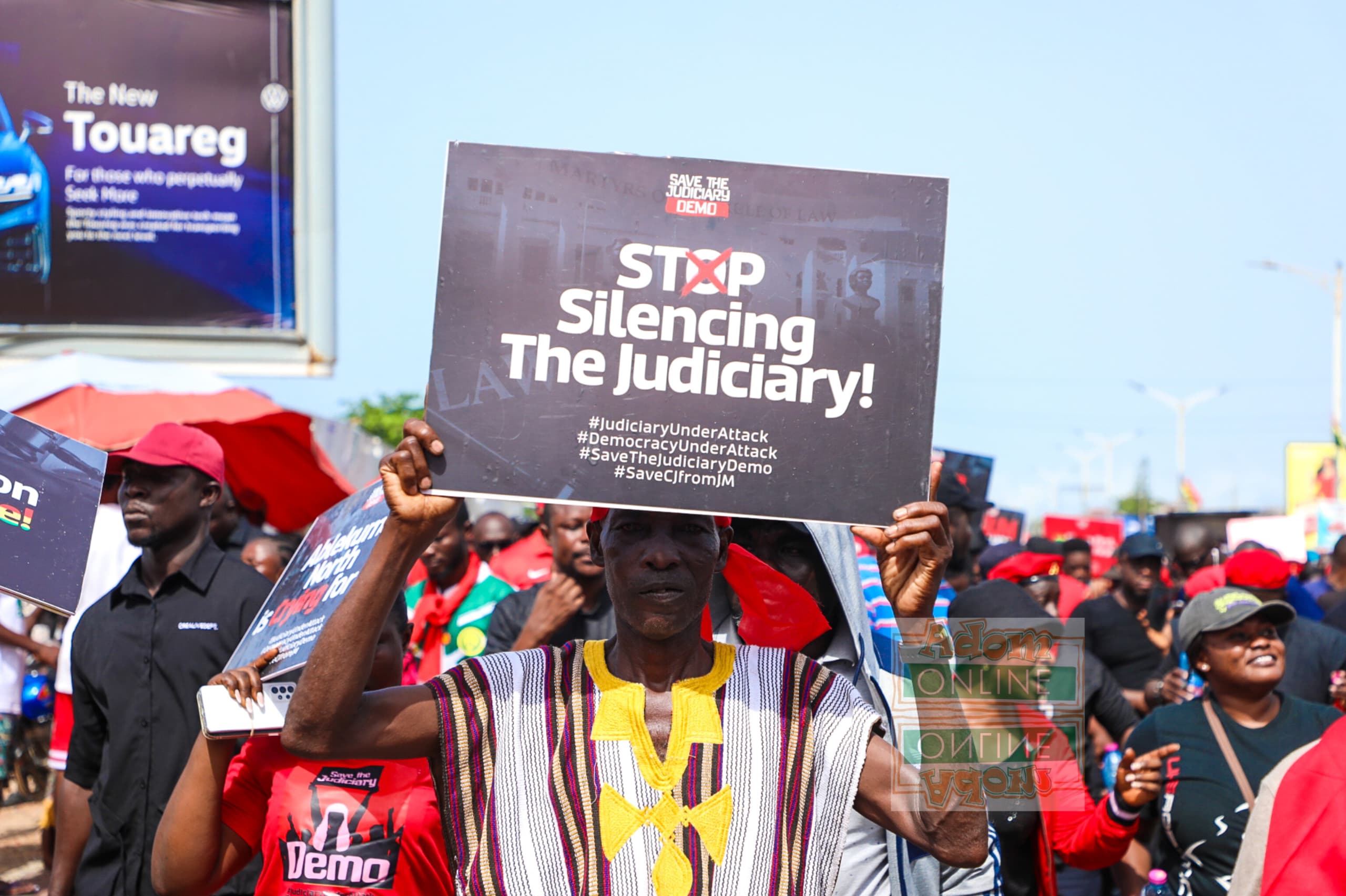 Demo against suspension of Chief Justice #SaveTheJudiciaryDemo