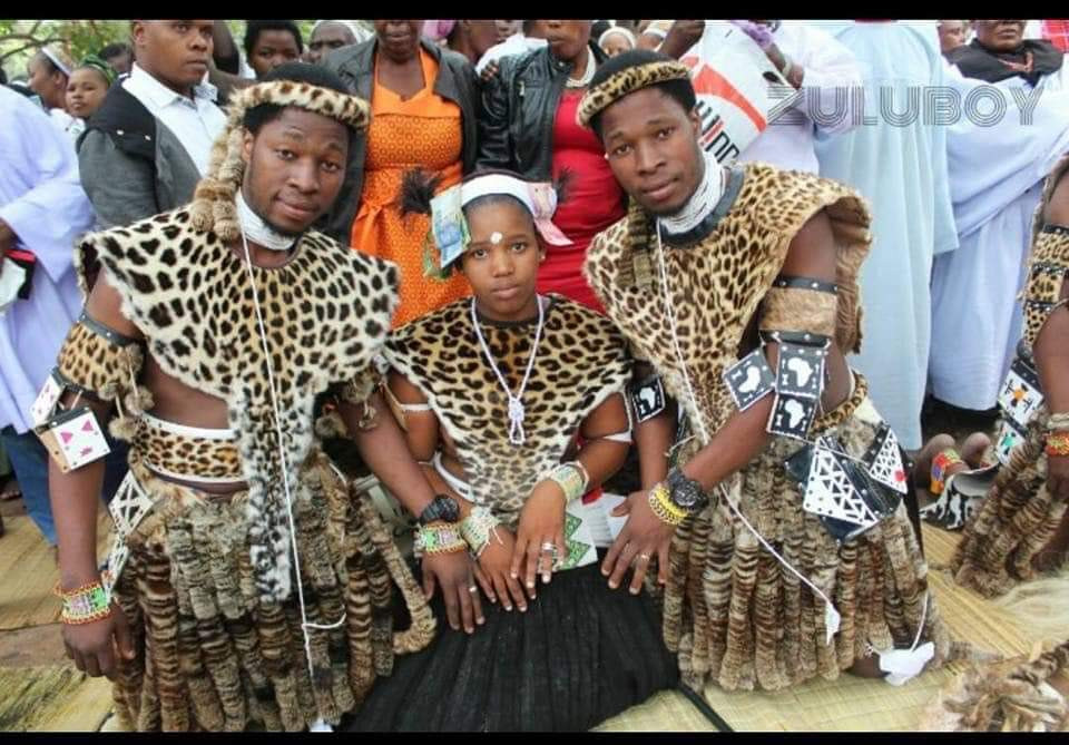 Photos: South African twins wed same lady 