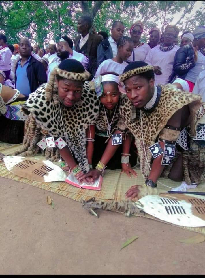 Photos: South African twins wed same lady 