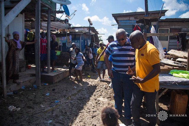 Mahama visits flood