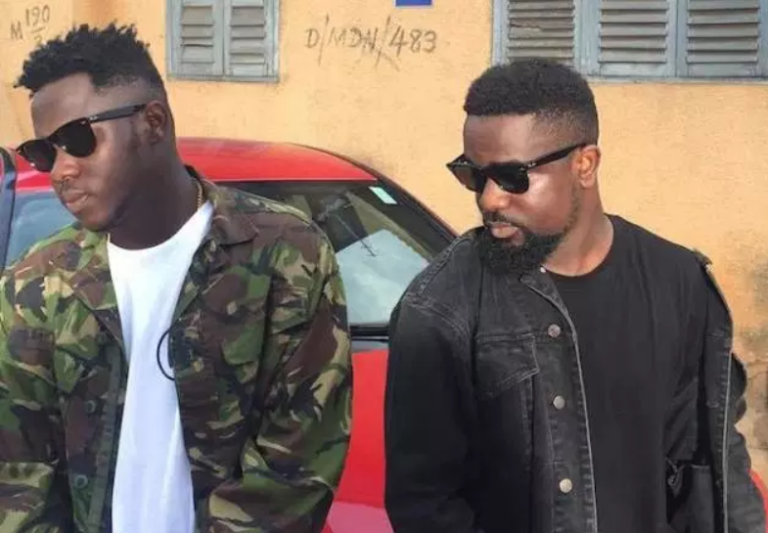 Video: Nothing wrong with Medikal bragging he saved Ghana’s rap – Sarkodie