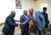 Akufo Addo and Mahama in a handshake