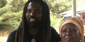 Rocky Dawuni and his mother, Asibi Dawuni