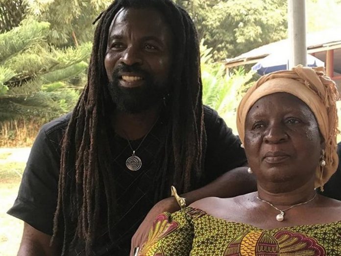 Rocky Dawuni and his mother, Asibi Dawuni