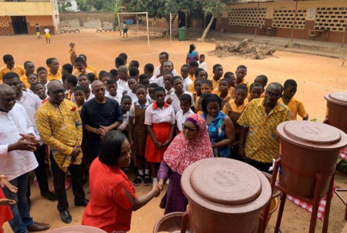 The rotary club of Accra, Kanda with the aim of creating sanitary consciousness, has donated some veronica buckets, hand washing soaps as well as napkins to the Kanda AMA basic school.