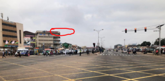Drivers who usually ply Lapaz (Las Palmas) stretch on the N1 highway from Mallam-Nyamekye junction towards the Accra Mall would recognize that there are no traffic lights prompting them to traffic.