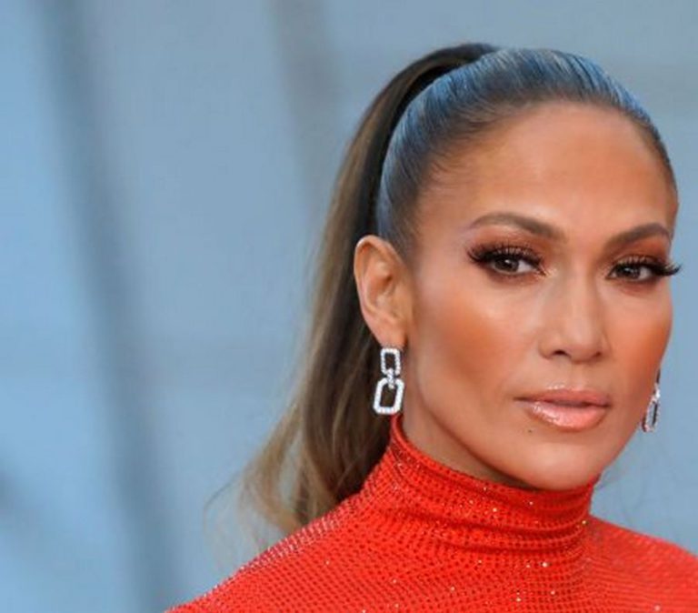 Jennifer Lopez sued $150,000 for posting a photo of herself on Instagram