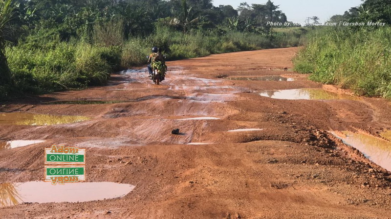 Motorist swerves potholes