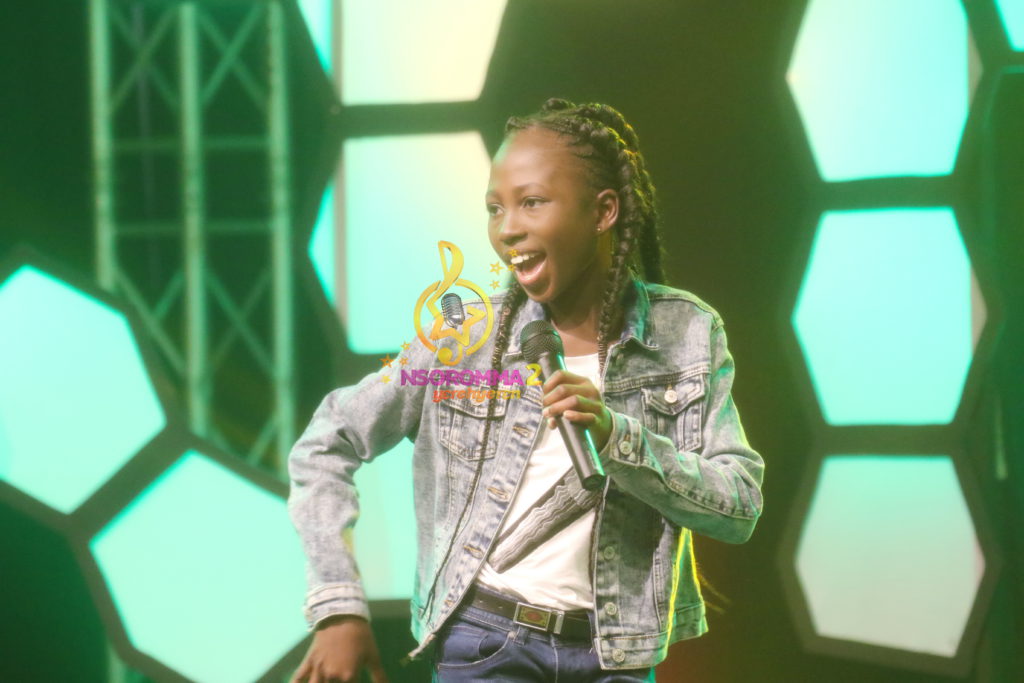 Juanita Esi Ativi performed 'Me hia Odo' by Kwasi Pee. at Nsoromma 2019