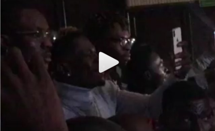 Shatta Wale jams to Samini's song at Obrafour's Pae Mu Ka concert