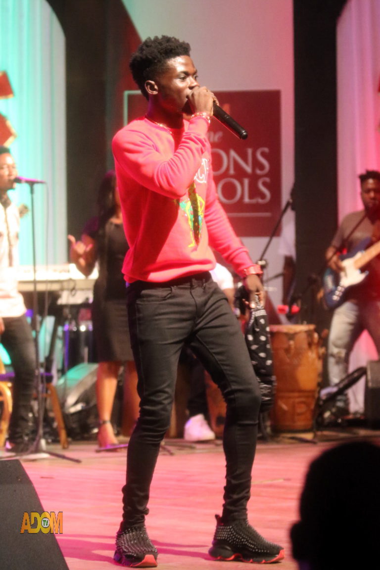 Adom TV Nine Lessons and Carols: Kuami Eugene lifts spirits of patrons [Photos]