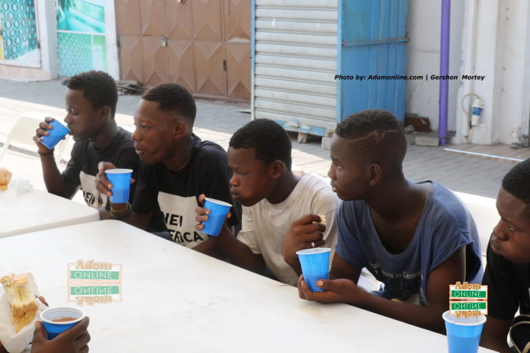 Adom TV feeds hundreds of street children on Boxing Day