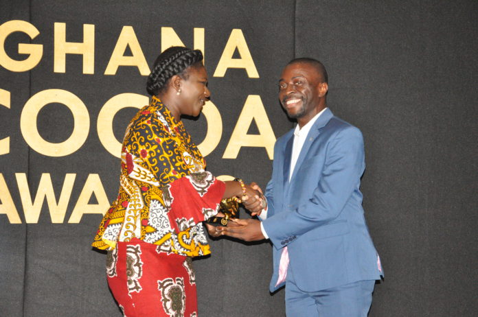 Yara Ghana MD, Danquah Addo-Yobo receiving the award at the Ghana Cocoa Awards