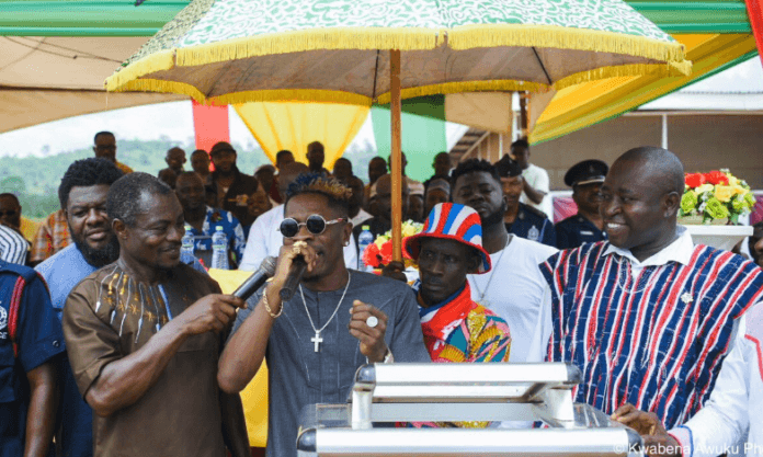 Shatta Wale celebrates farmers with GHC 150k worth of electrical gadgets