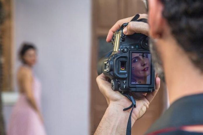 She went to a professional photographer to do the shoot (stock image) (Image: Getty Images/iStockphoto)