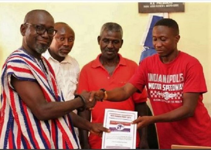 Nana Fredua Agyeman Ofori-Atta being handed over the nomination forms