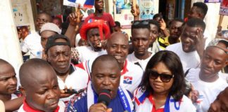 Alexander Akwasi Acquah says the decision to enter into politics is not to enrich himself but to serve the people of Akyem Oda.