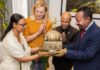 Ethiopia's Prime Minister Abiy Ahmed receives the 18th-century crown from the Dutch.