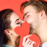 Coronavirus: Italy bans kisses, handshakes