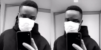 Sarkodie wears nose mask, gloves to protect himself from the deadly Covid-19