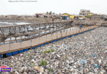 Ban plastic: Chemu Lagoon Floating Bridge choked with plastic | Photo by David Andoh/ myjoyonline.com (Ghana)