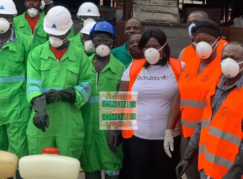  Municipal Chief Executive (MCE) for Ayawaso West, Hon. Sandra Owusu-Ahinkorah leads team to fumigate markets 