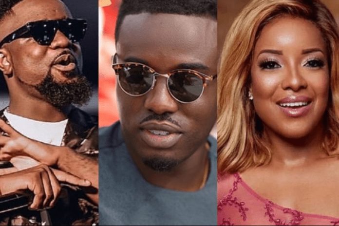 Sarkodie, Criss Waddle and Joselyn Dumas are among celebs who have helped people amid the coronavirus outbreak