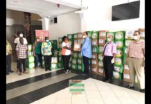 Ghana Islamic Society for Education, Reformation NGO and Al-Rayan International School have jointly donated 175 boxes of relief items to the Ayawaso West
