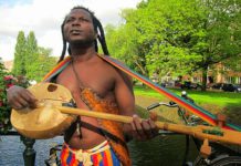 King Ayisoba’s striking outfit captures attention at late Lumba’s home