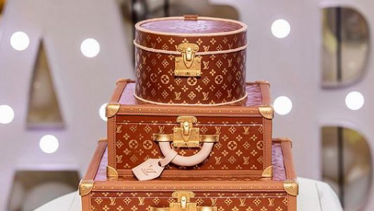 Sandra Ankobia’s travel themed cake causes stir on social media [photos]