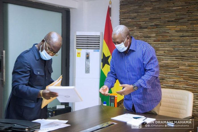 Mahama receives manifesto for December 2020