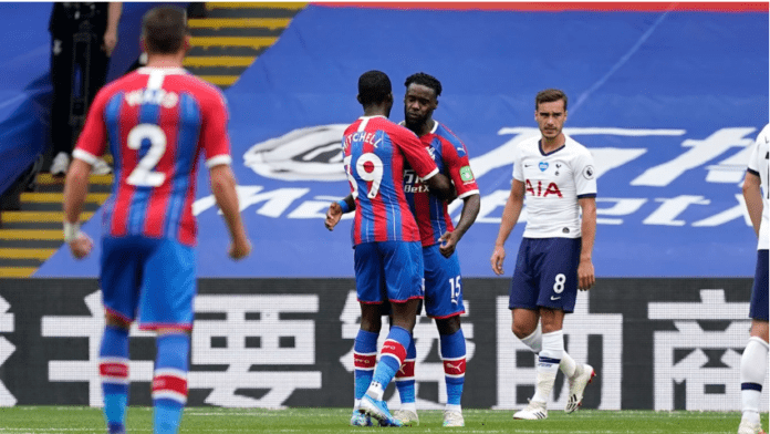 Jeffery Schlupp celebrates with Palace teammate