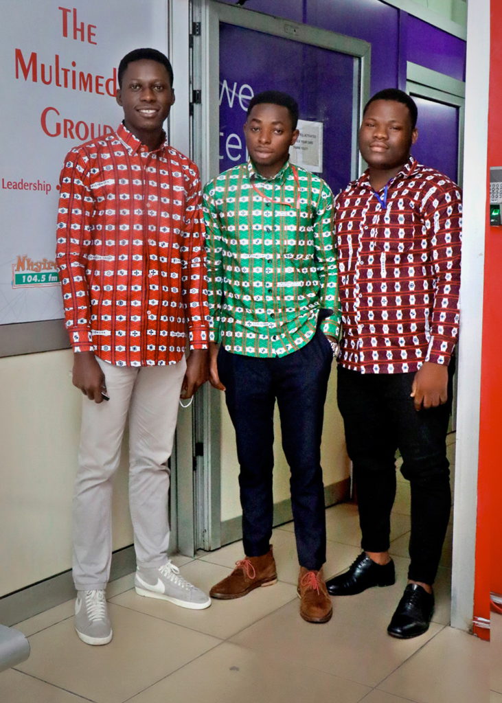 100 photos from the unveiling of Multimedia's 25th anniversary cloth