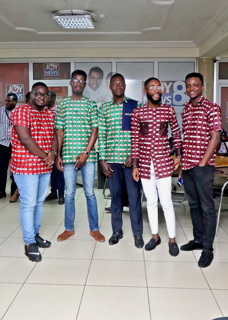 100 photos from the unveiling of Multimedia's 25th anniversary cloth