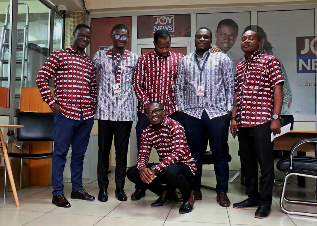 100 photos from the unveiling of Multimedia's 25th anniversary cloth