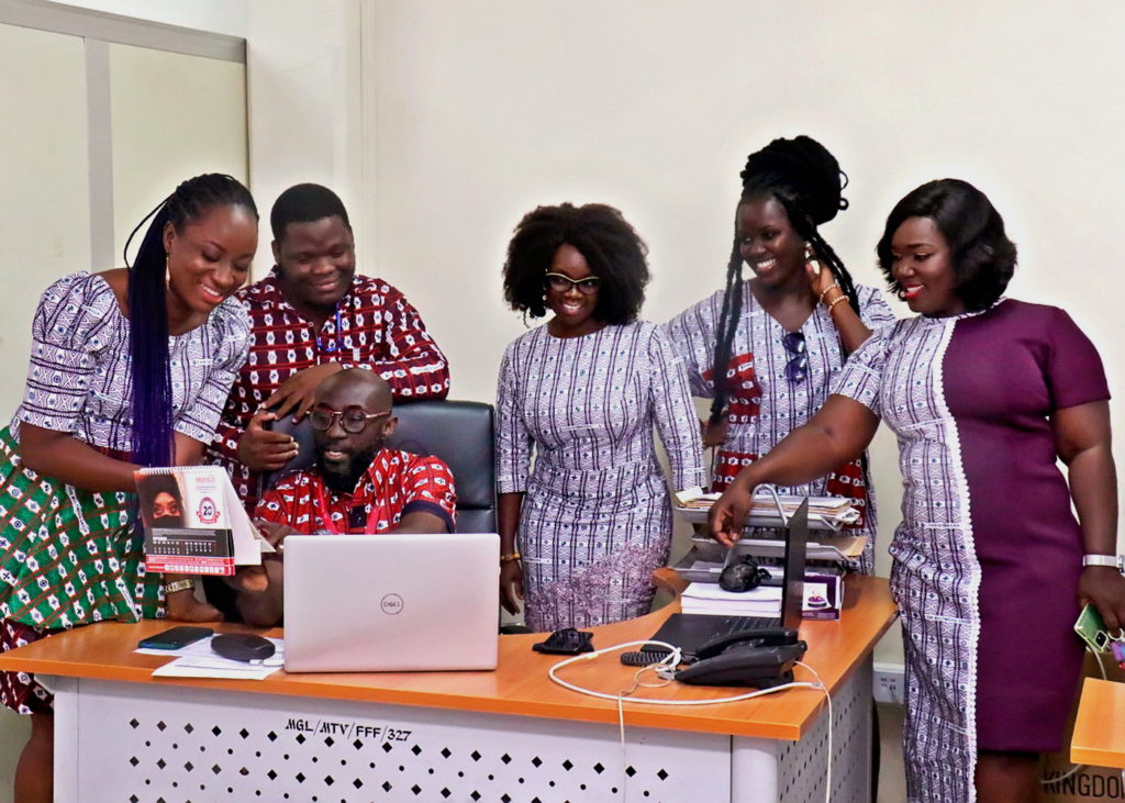 100 photos from the unveiling of Multimedia's 25th anniversary cloth