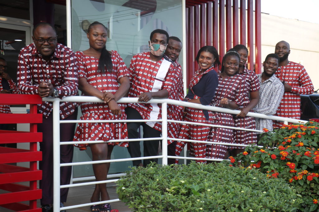 100 photos from the unveiling of Multimedia's 25th anniversary cloth