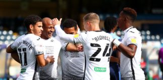 Andre Ayew celebrates with teammates