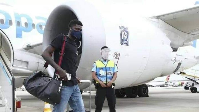 Thomas Partey arrives in UK