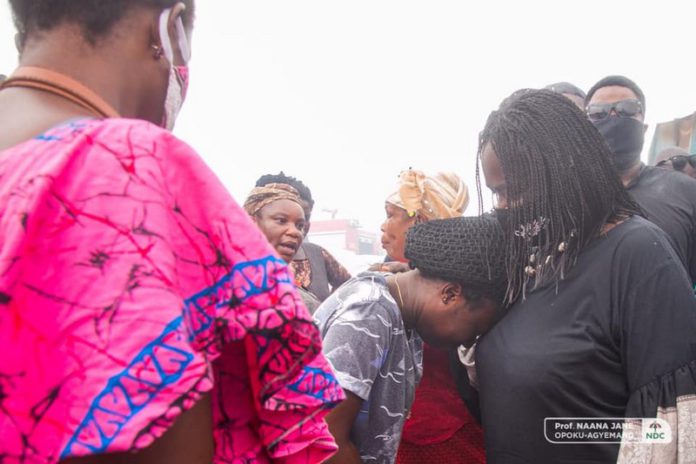 Prof Opoku-Agyemang consoles victims of Odawna fire