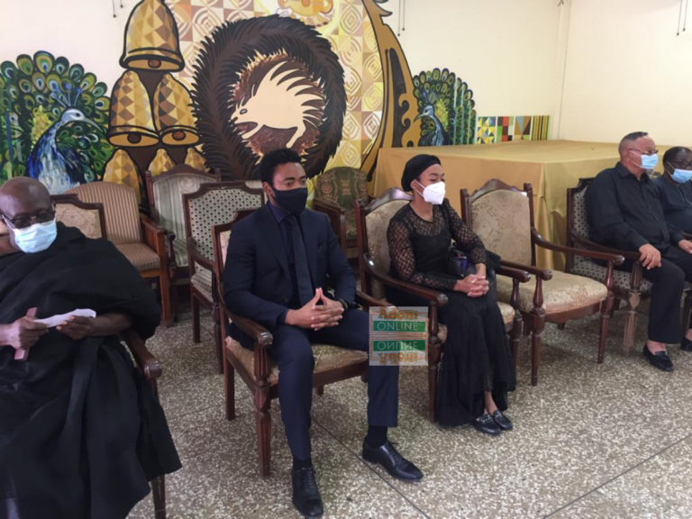 Rawlings’ family calls on Otumfuo [Photos]