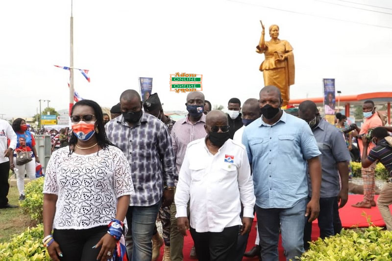 Akufo-Addo unveils statue of first MP for Ablekuma West constituency