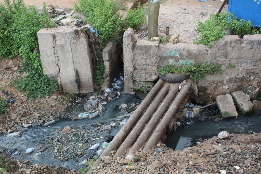 Chocked gutter in Accra / Photo by Angela Elinam Atsu