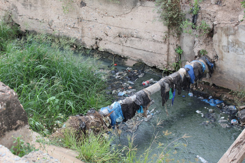 Chocked gutter in Accra / Photo by Angela Elinam Atsu