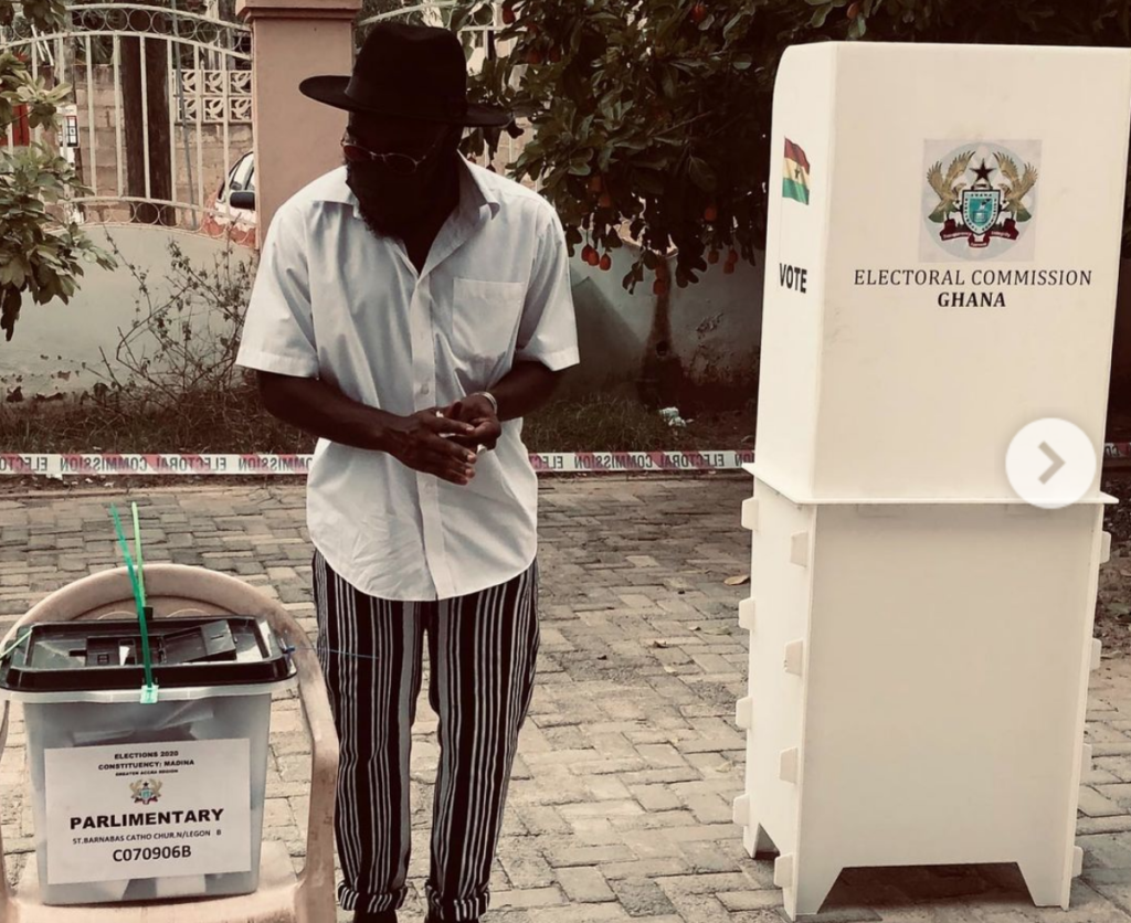 Rapper M.anifest urges electorate to cast their vote in the ongoing elections. He wrote: "Fellow Ghanaians, keep it peaceful and stay masked up as you go to the polls. Coro still dey street." | Adomonline.com