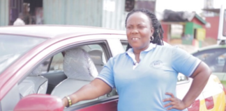Meet the woman who prefers driving a taxi to teaching | Adomonline.com