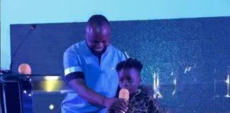 Mzbel's son wins award